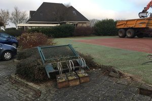 Tennisbaan wordt verwijderd